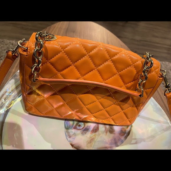 Handbag - Picture 2 of 4